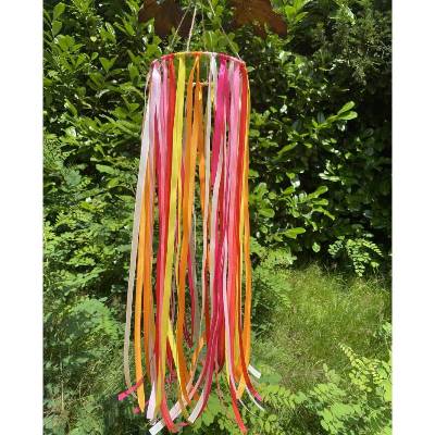 Windspiel aus Satinbändern, Gartendeko, Dekoration für Garten oder Balkon, Geschenk für Geburtstag