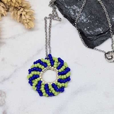 Kettenanhänger Kreisdesign | grün blau silber | 2,5cm | Edelstahlkette  | Geschenk