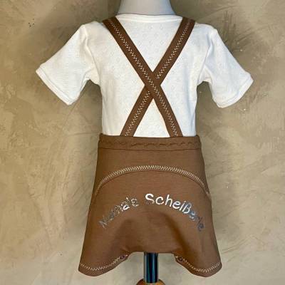 Trachtige Babylederhose aus braunem Jerseystoff mit Foliendruck "Mama's Scheißerle" – Handgemacht & individuell