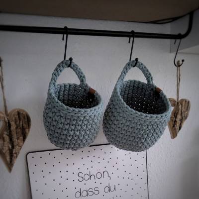 Gehäkelter Hängekorb – 2 Größen für Wand, Flur & Camper