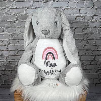 Stofftier Hase zur Einschulung I Geschenkidee 1 Schultag I Plüschtier personalisiert I Hase mit Namen und Regenbogen 