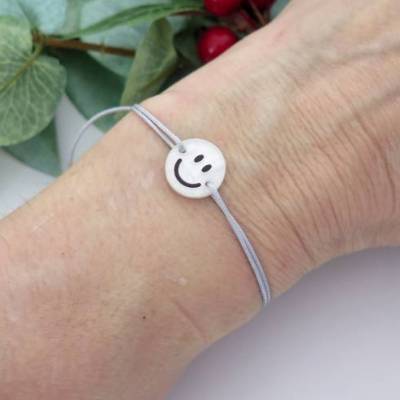 Armband Smiley personalisiert Freundschaftsarmband Makramee