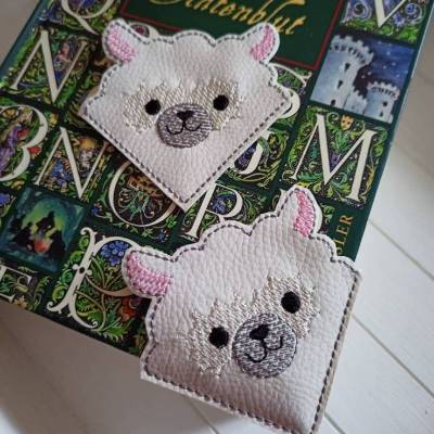 Alpaka Lama Eck-Lesezeichen aus Kunstleder bestickt – Geschenk für Bücherwurm & Leseratte