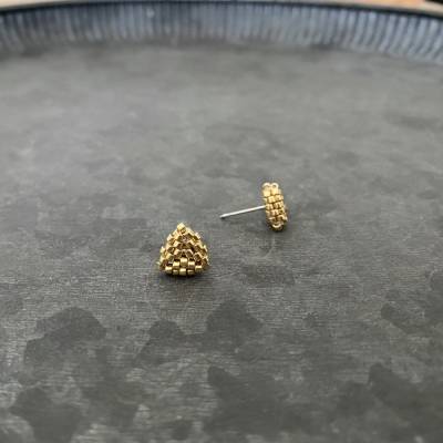 Dreieckohrstecker gold – Leichter, handgefertigter Ohrschmuck