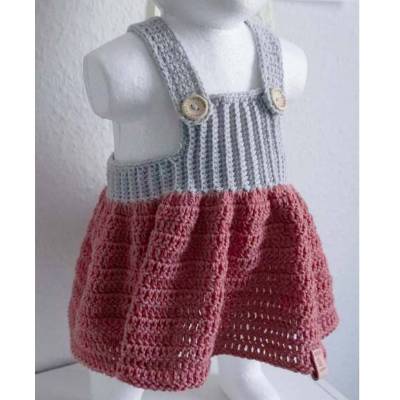 Häkelanleitung für ein entzückendes Baby-Trägerkleid (0-3 Monate)