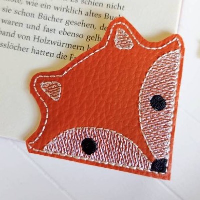 Fuchs Eck Lesezeichen aus Kunstleder – Gesticktes Geschenk für Bücherwürmer & Einschulung