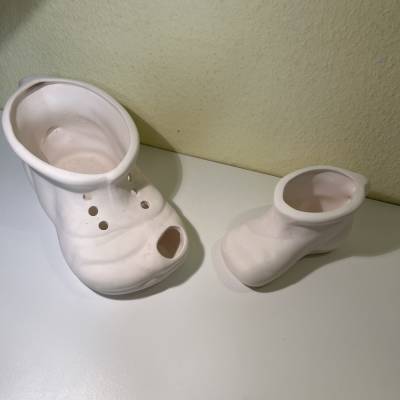 Schuh ca. 15cm und 25cm - wetterfeste Gießkeramik hervorragend für Serviettentechnik und Floristik geeignet 