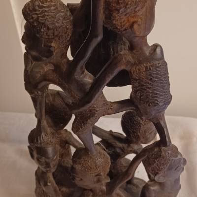  Afrikanische  handgeschnitzte  Holzfigurengruppe  aus einer Afrikasammlung - wurde in den 80er Jahren gekauft