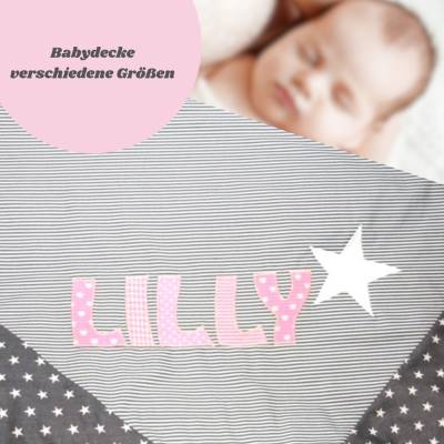 Babydecke mit Namen 80cm x 80cm – personalisierte Kinderdecke, Geschenk zur Geburt oder Taufe