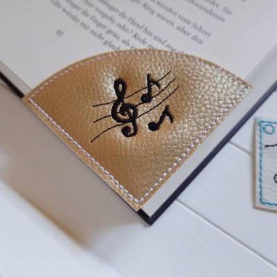 Lesezeichen Musik Noten gestickt veganes Kunstleder in gold, Leseecke Geschenk Musiker Chor Bücherwurm Leseratte