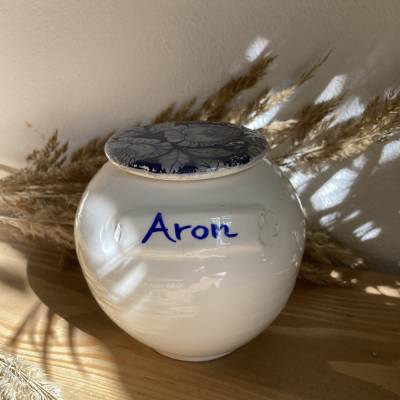 Personalisierte handgefertigte Tierurne