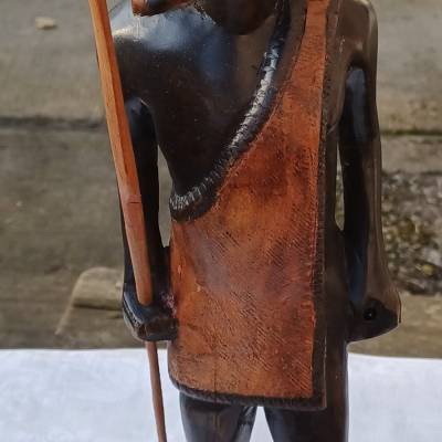 Alte afrikanische handgeschnitzte  Holzfigur  aus einer Afrikasammlung - wurde in den 80er Jahren gekauft