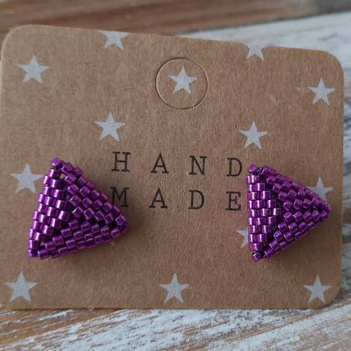 Kleine Dreiecke Ohrstecker Fuchsia