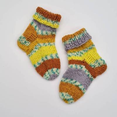 Gestrickte bunte Kinder Baby Söckchen, ca. 3 - 6 Monate, Wollsocken handgestrickt von la piccola Antonella