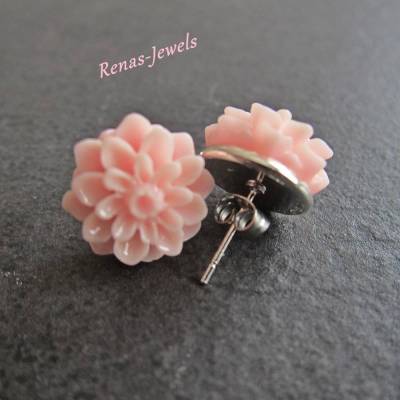 Rosa Chrysantheme Ohrstecker – Blumenschmuck handgefertigt silberfarben