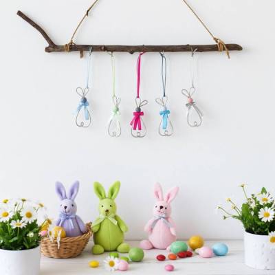 Osterhasen Anhänger Set – 5 handgefertigte Deko-Hasen aus Draht in Pastellfarben zum Hängen