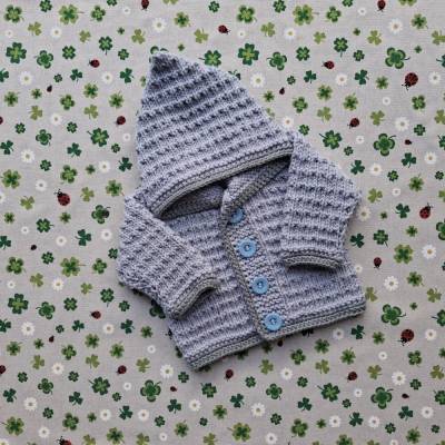 Strickjacke mit Kapuze Größe 62/68 grau hellgrau Kapuzenjacke Babyjacke Geschenk zur Geburt Taufe Babygeschenk Baby