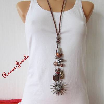 Bettelkette lang braun silberfarben mit Sonne Anhänger, Tropfen & Perlen – Boho Kette