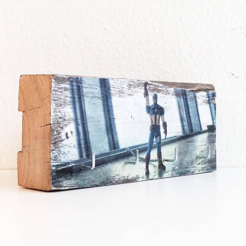 Actionfigur Schlüsselbrett 4 Haken upcycling Dachbalken Fototransfer Einzelstück