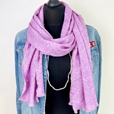Traumhaft weicher Sommerschal aus kuschelweichem Sommer-Strickstoff. Halstuch für den Sommer. Handmade.