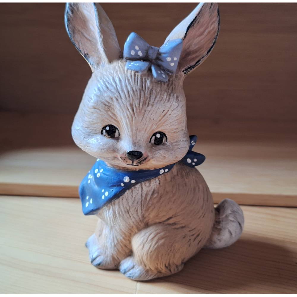 Osterhase Keramik Ostern Unikat Hase mit Tuch