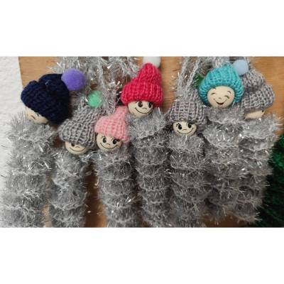 Glückswürmchen / Glücksbringer / Sorgenwürmchen gehäkelt; Silber-Glitzer-Edition