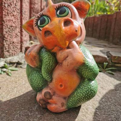 Zuckersüsses Drachenbaby als Spardose
