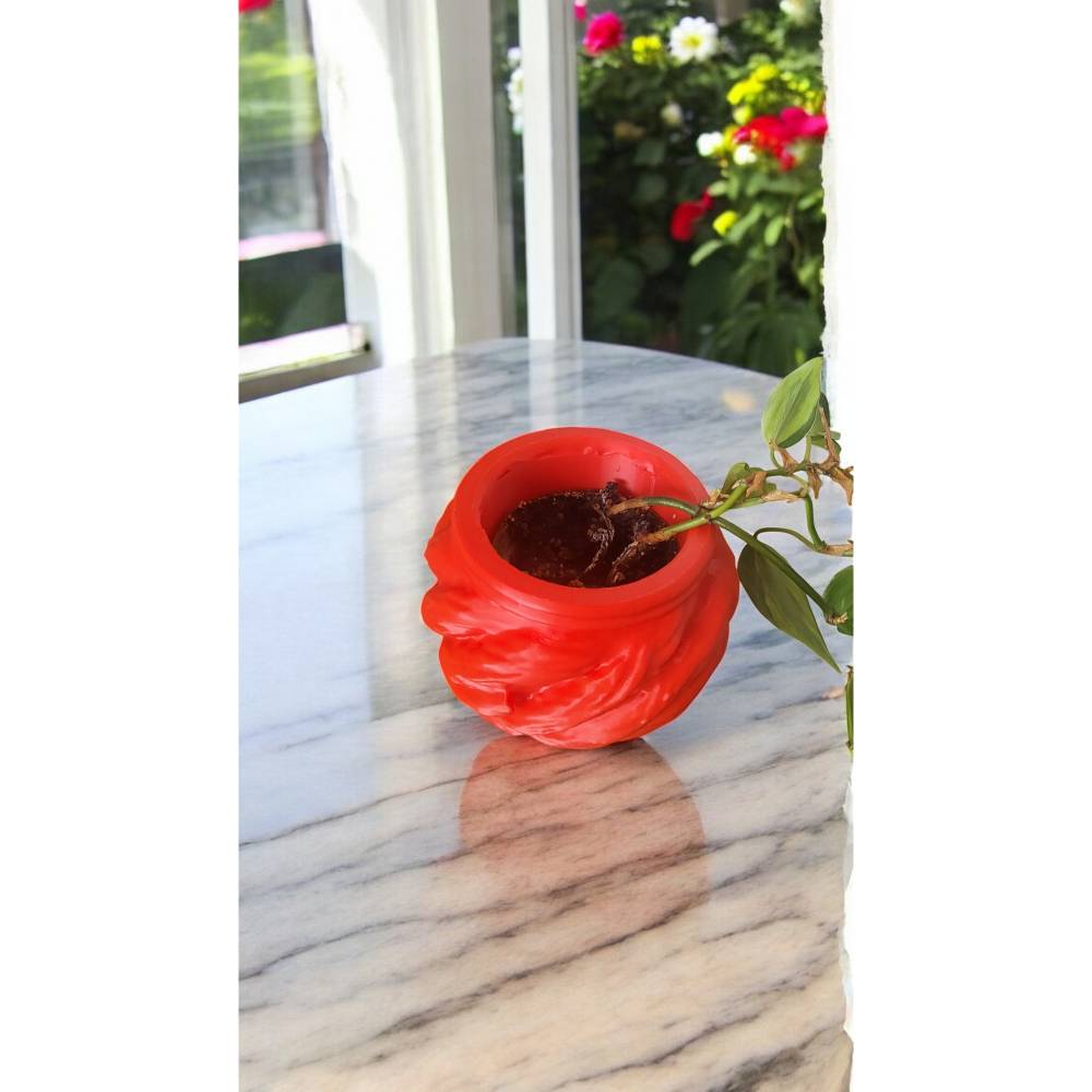Blumenvase oder Blumentopf mit Muster – Einzigartige Deko für innen & außen