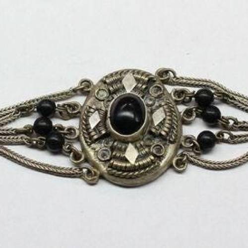 Armband Silber mit Niello, schwarze Glasperlen, wohl Balkan oder Russland 1850
