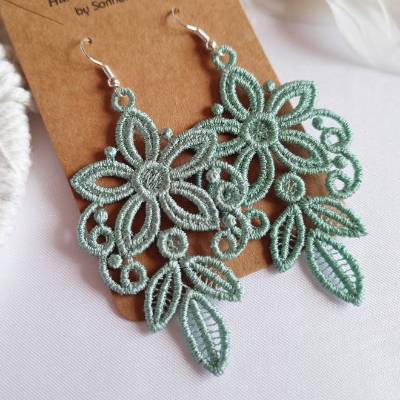Große Spitzen Ohrringe meeresgrün, groß und leicht, gestickt, Lace Hängeohrringe Frühling