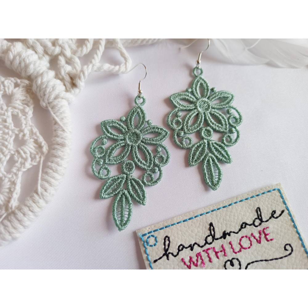 Große Spitzen Ohrringe meeresgrün, groß und leicht, gestickt, Lace Hängeohrringe Frühling Bild 6