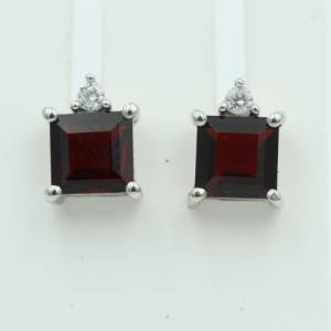 Edle 2,2 Carat Granat Ohrstecker 925 Silber mit Zirkonia Top blutroter Granat