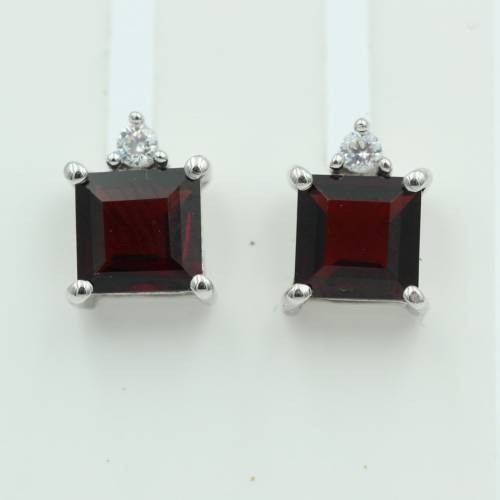 Edle 2,2 Carat Granat Ohrstecker 925 Silber mit Zirkonia Top blutroter Granat