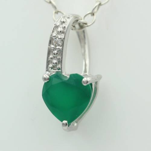 0,56 Carat grüner Onyx Herz Anhänger 925 Silber Collier Kette grüner Edelstein