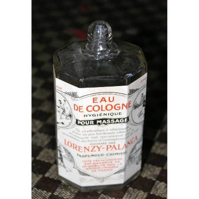 Antike Glasflasche Eau de Cologne