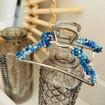 Haarspange, Haarklammer, Haarkrallen mit blauen Perlen – stilvolles Accessoire