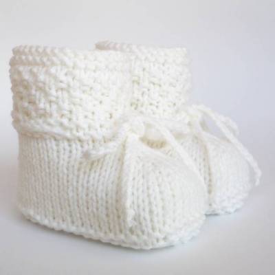Taufschuhe Babyschuhe Softwolle gestrickt Strickschuhe Baby handgestrickt Taufe naturweiss uni neutral 3-6 Monate