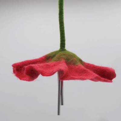 Windspiel orange-rot – Klangblüte aus Filz mit Klangstäben als Deko für Terrasse, Wohnraum & Babyzimmer