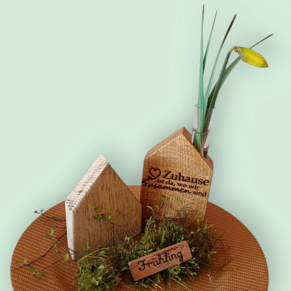Handgemachtes Deko-Set aus Eichenholz – Deko-Häuser mit Vase & Dekoteller – Holzdeko für Frühling, Ostern & Ganzjahresde