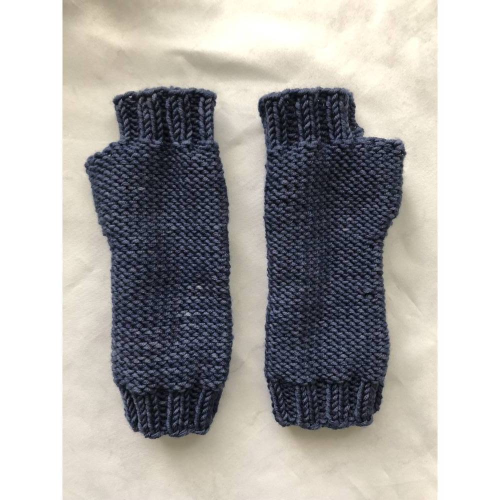 Strickanleitung für Armstulpen mit Zopfmuster Bild 3