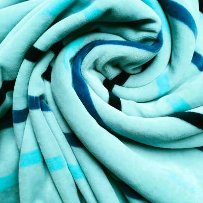 kuscheliger Nicki-Stoff großer Rest/Überbreite