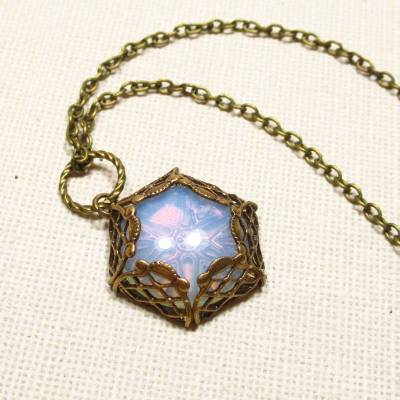 Halskette VOLLMOND Vintage Stil mit weißem Opalglascabochon (2322)