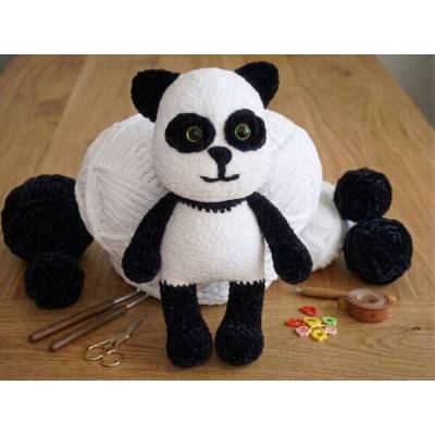 Häkelanleitung für den süßen Panda Kuma