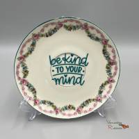 Vintage Wandteller be kind to your mind – Upcycling Deko mit Spruch