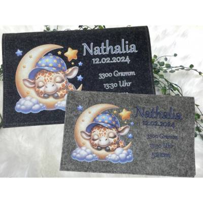 Windeltasche mit Namen personalisiert Filz Wickeltasche Giraffe auf Mond Babygeschenk