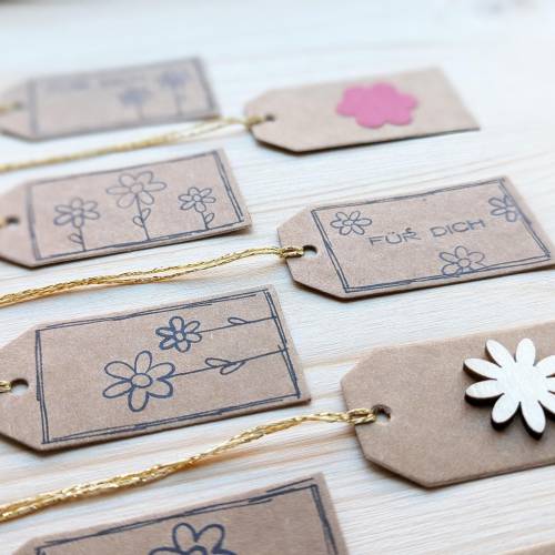 Geschenkanhänger aus Kraftpapier 9er-Set "Blume"