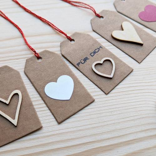 Geschenkanhänger aus Kraftpapier 9er-Set "Herzen"