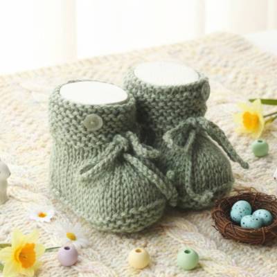 Babyschuhe gestrickt aus Alpaka Wolle – Strickschuhe Baby salbei Naturgarn 2-5 Monate, naturfarben, handgestrickt - Geschenk Geburt
