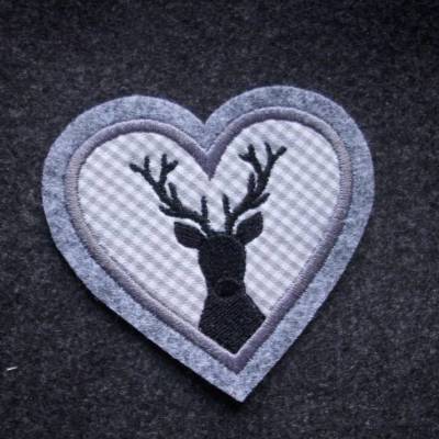 Applikation / Aufnäher Herz mit gesticktem Hirschkopf