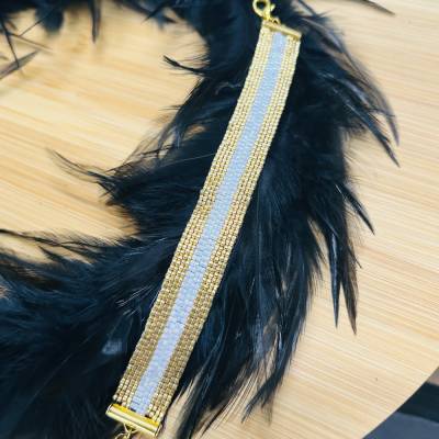 Edles Beadwork-Armband in Gold und Weiß, handgefertigt, verstellbar
